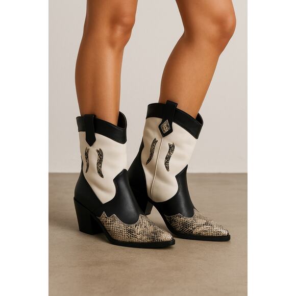ISNOM Womens Size 6 Black White Snakeskin Western Cowboy Ankle Boots Pointed Toe - Picture 1 of 10